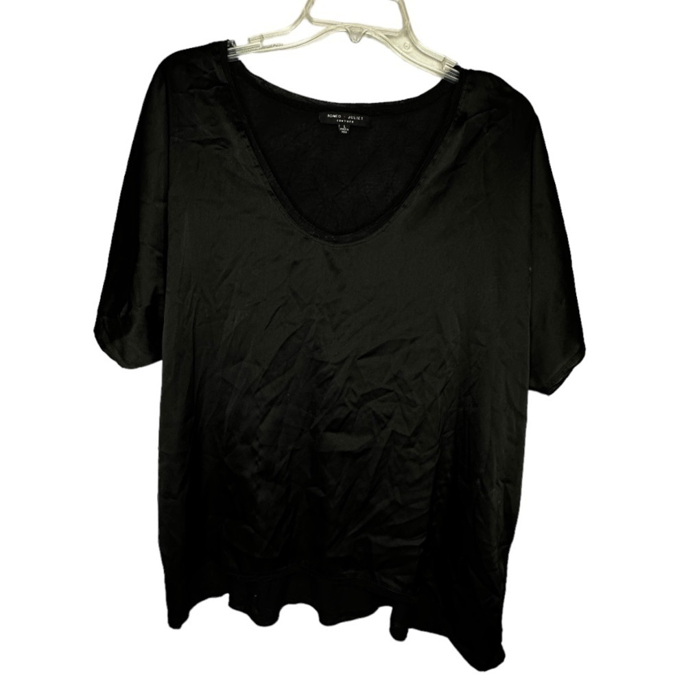 Romeo + Juliet Couture Black Top